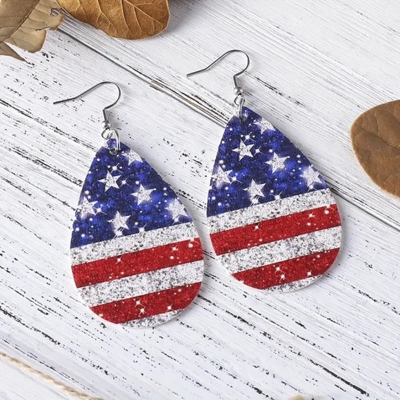 Large USA Flag patriotic faux leather drop hook earrings vintage look women nwt - Picture 2 of 4